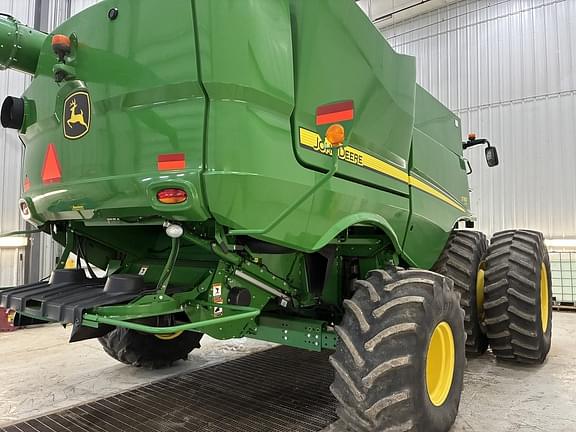 Image of John Deere S780 equipment image 4