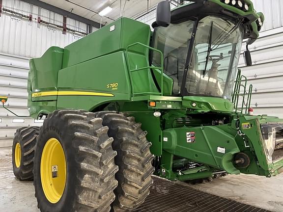 Image of John Deere S780 equipment image 1