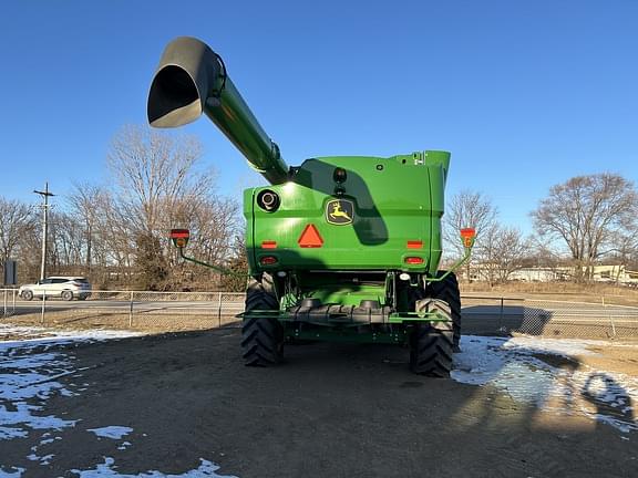 Image of John Deere S780 equipment image 4