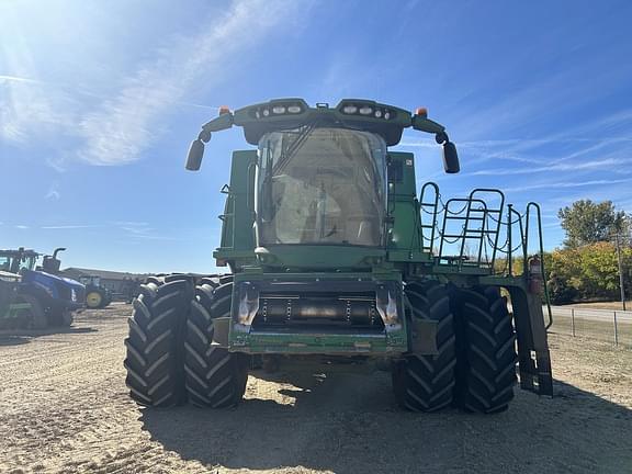 Image of John Deere S780 equipment image 2