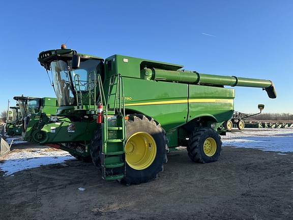 Image of John Deere S780 equipment image 2