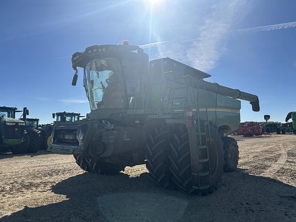 Image of John Deere S780 equipment image 1