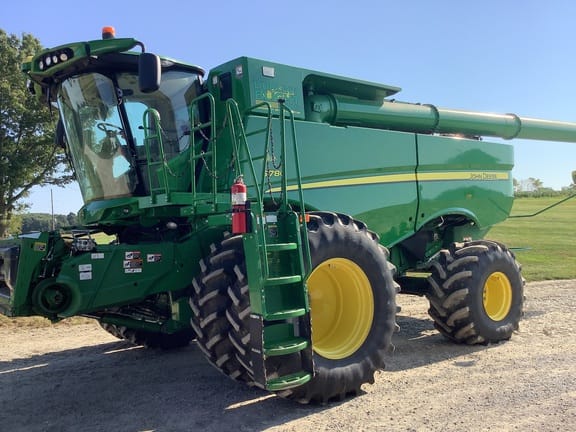 2019 John Deere S780 Equipment Image0