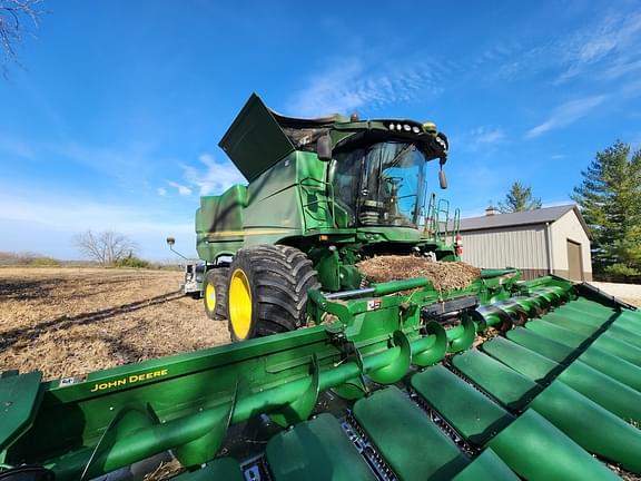 Image of John Deere S780 equipment image 2