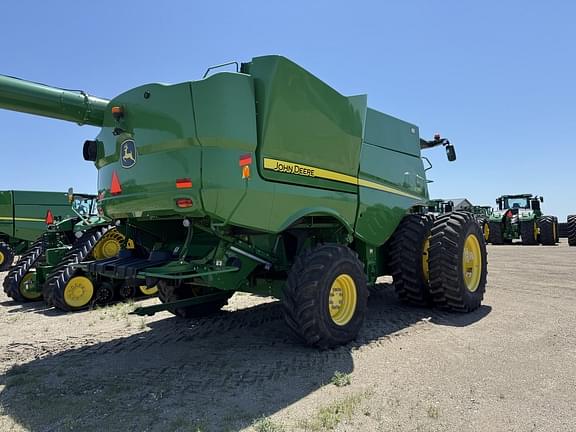 Image of John Deere S780 equipment image 2