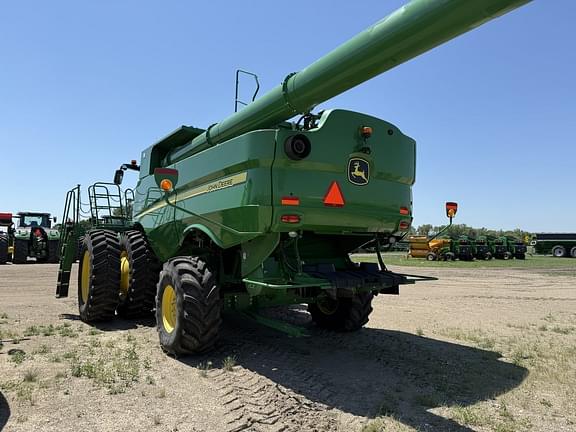 Image of John Deere S780 equipment image 4