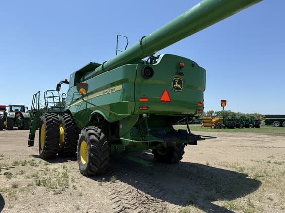 Image of John Deere S780 equipment image 4