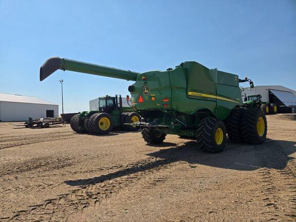 Image of John Deere S780 equipment image 4