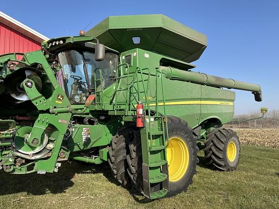 Image of John Deere S780 equipment image 1