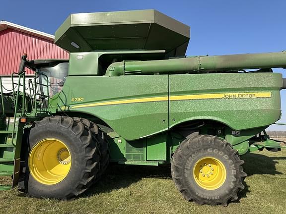 Image of John Deere S780 equipment image 3