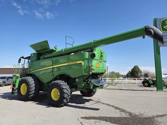 Image of John Deere S780 equipment image 2
