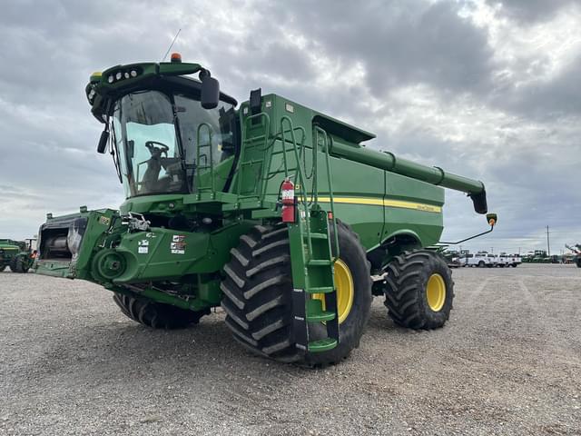 Image of John Deere S780 equipment image 2