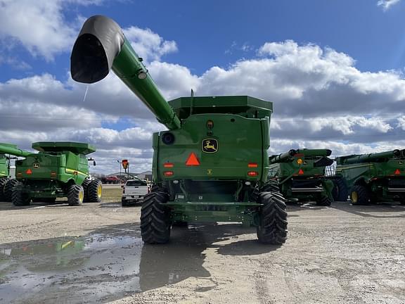 Image of John Deere S780 equipment image 4