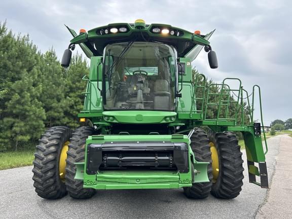 Image of John Deere S780 equipment image 1