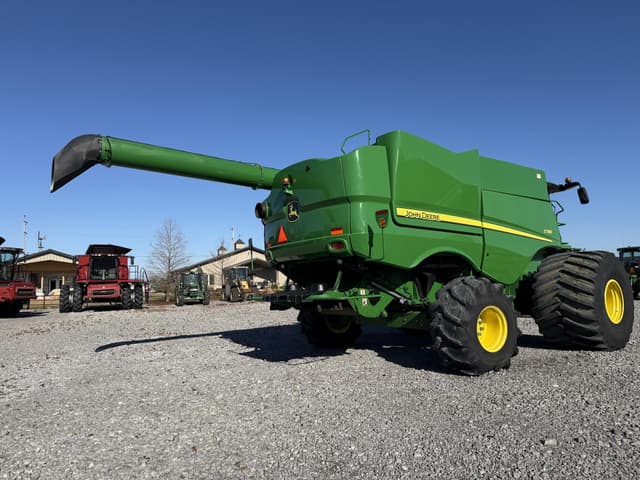 Image of John Deere S780 equipment image 4