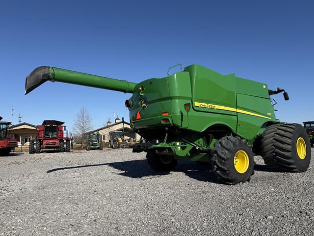 Image of John Deere S780 equipment image 4