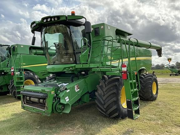 Image of John Deere S780 equipment image 2