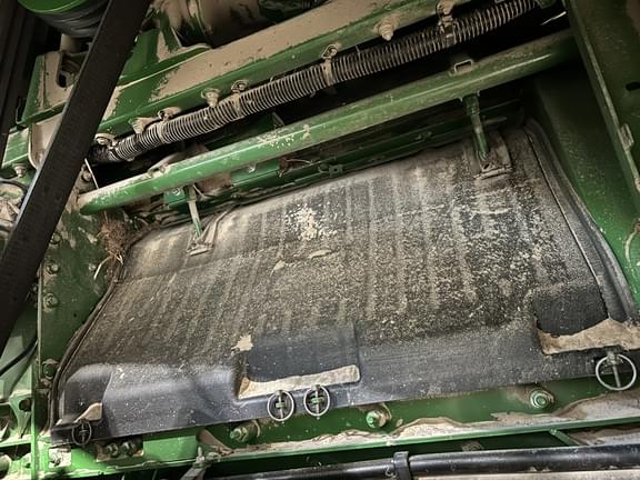 Image of John Deere S780 equipment image 1