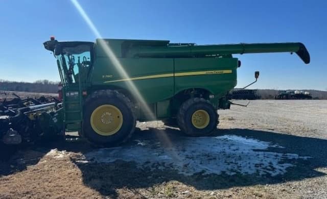 Image of John Deere S780 equipment image 1