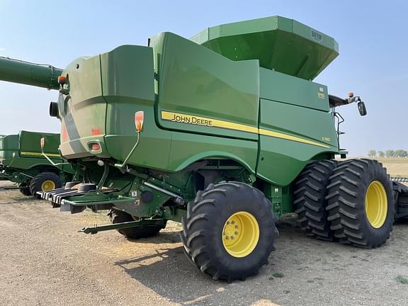 Image of John Deere S780 equipment image 1