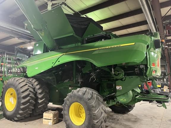 Image of John Deere S780 equipment image 3