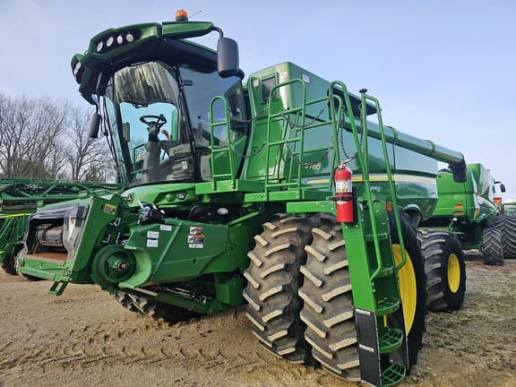 Main image John Deere S780
