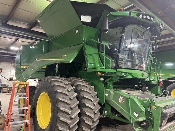 Image of John Deere S780 equipment image 2