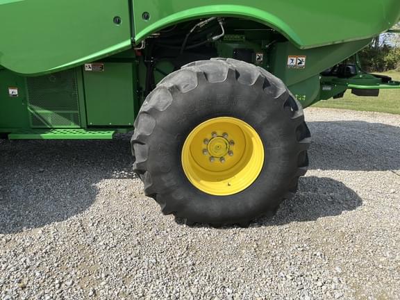 Image of John Deere S780 equipment image 2