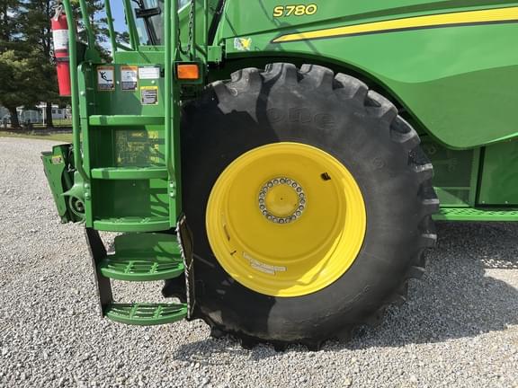 Image of John Deere S780 equipment image 1