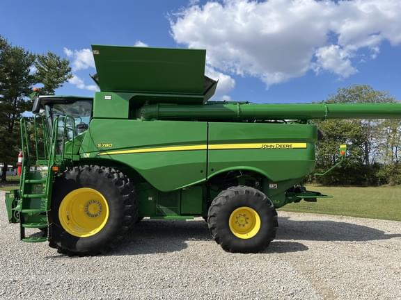 Image of John Deere S780 equipment image 3