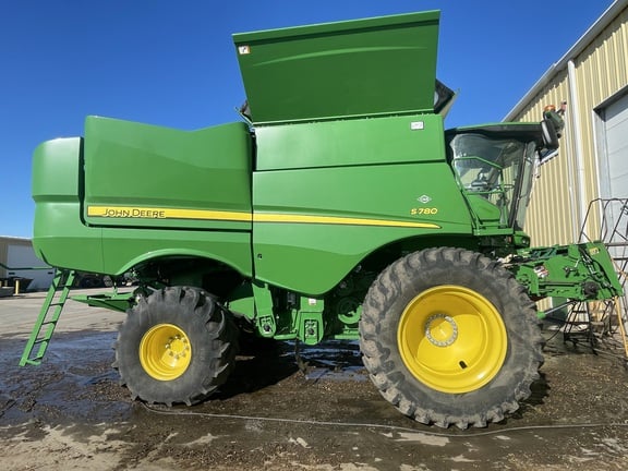 2019 John Deere S780 Equipment Image0