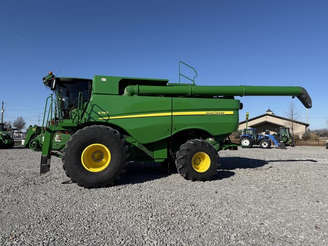 Image of John Deere S780 equipment image 1