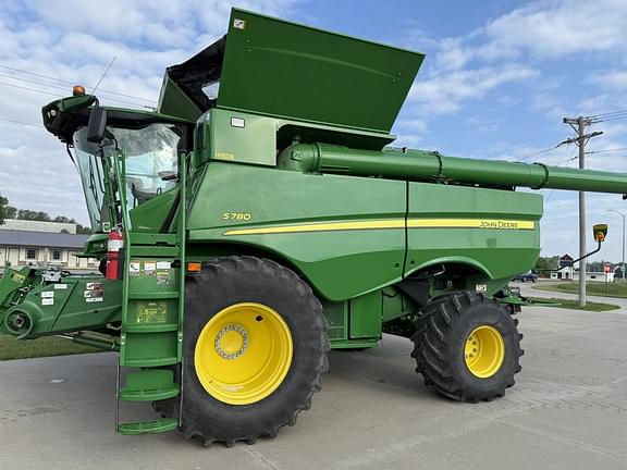 Image of John Deere S780 equipment image 3