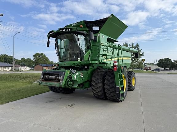 Image of John Deere S780 equipment image 1