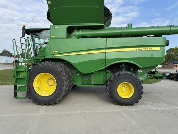 Image of John Deere S780 equipment image 4