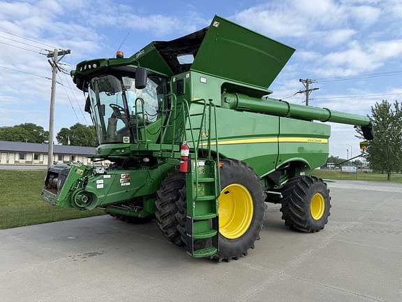 Image of John Deere S780 equipment image 2