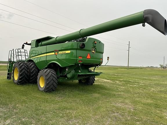 Image of John Deere S780 equipment image 2