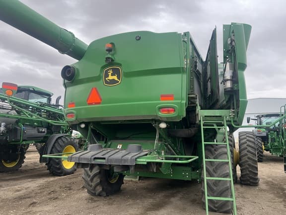Image of John Deere S780 equipment image 4