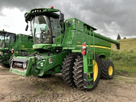 Image of John Deere S780 equipment image 1