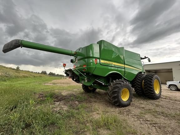 Image of John Deere S780 equipment image 4
