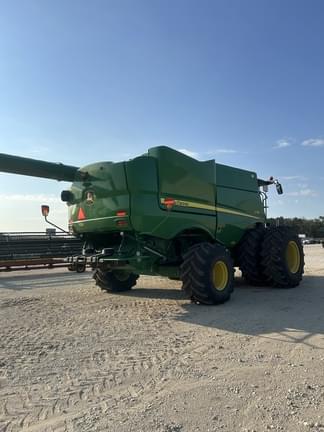 Image of John Deere S780 equipment image 2