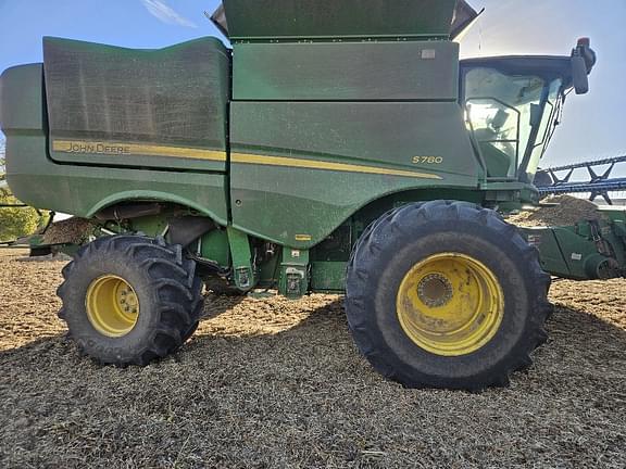 Image of John Deere S780 equipment image 4