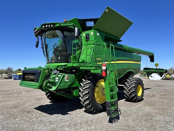 Image of John Deere S780 Primary image