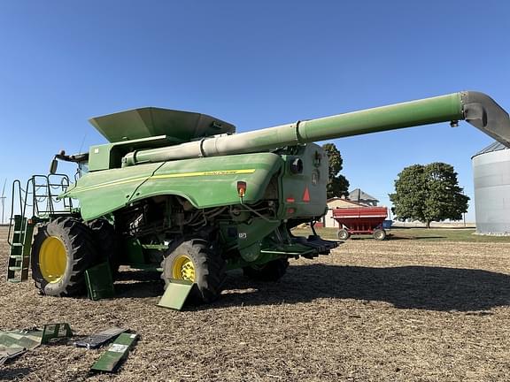 Image of John Deere S780 equipment image 3