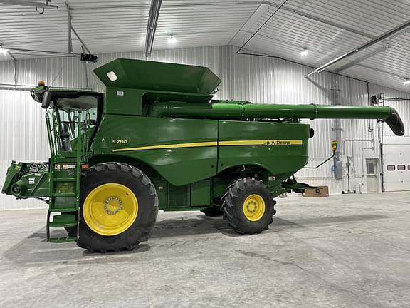 Image of John Deere S780 equipment image 1