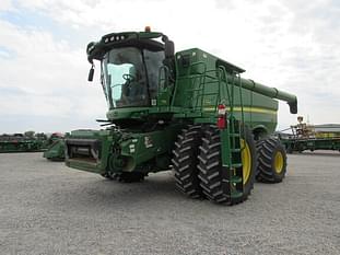 2019 John Deere S780 Equipment Image0