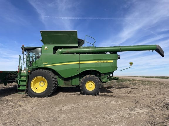 Main image John Deere S780