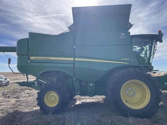 Image of John Deere S780 equipment image 3