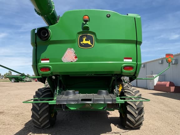 Image of John Deere S780 equipment image 4