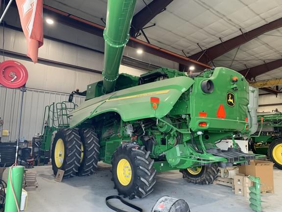 Image of John Deere S780 equipment image 2